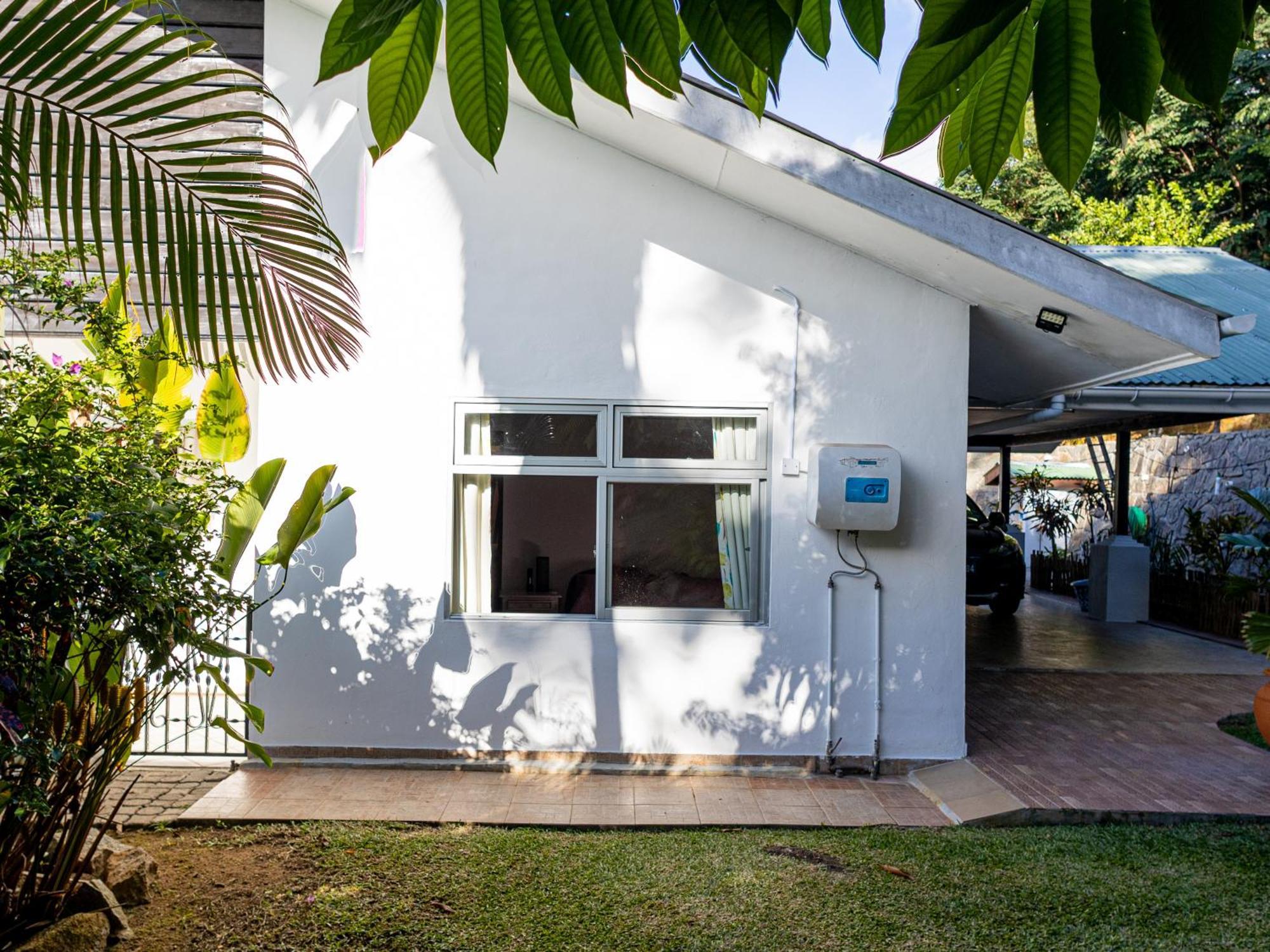 Bottle Palm Villa Victoria Dış mekan fotoğraf